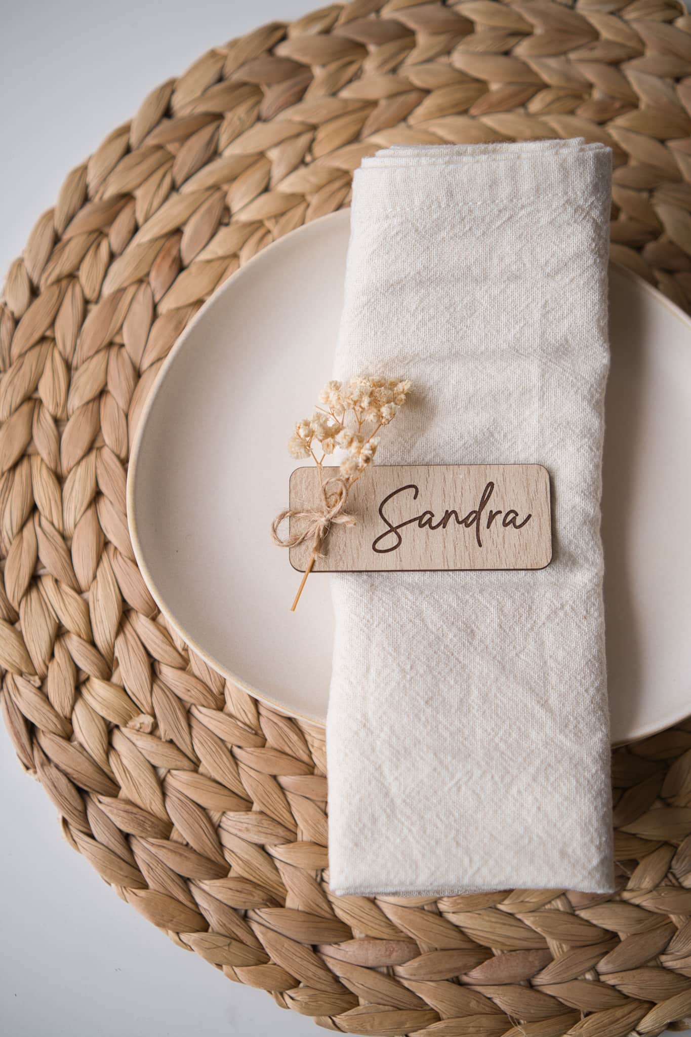Marcasitios rectangular con nombre y flor seca