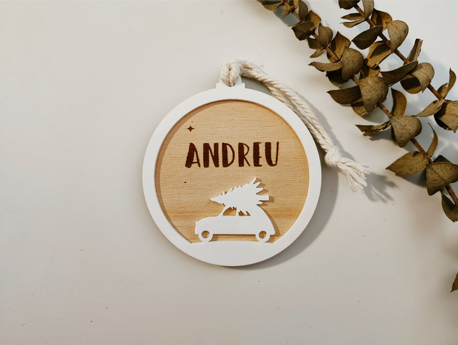 Bola de Nadal amb arbre